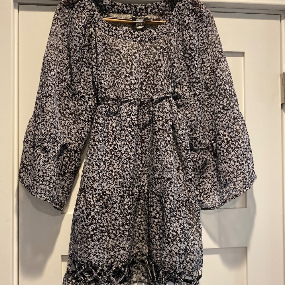 Maternity blouse, thin and cool.